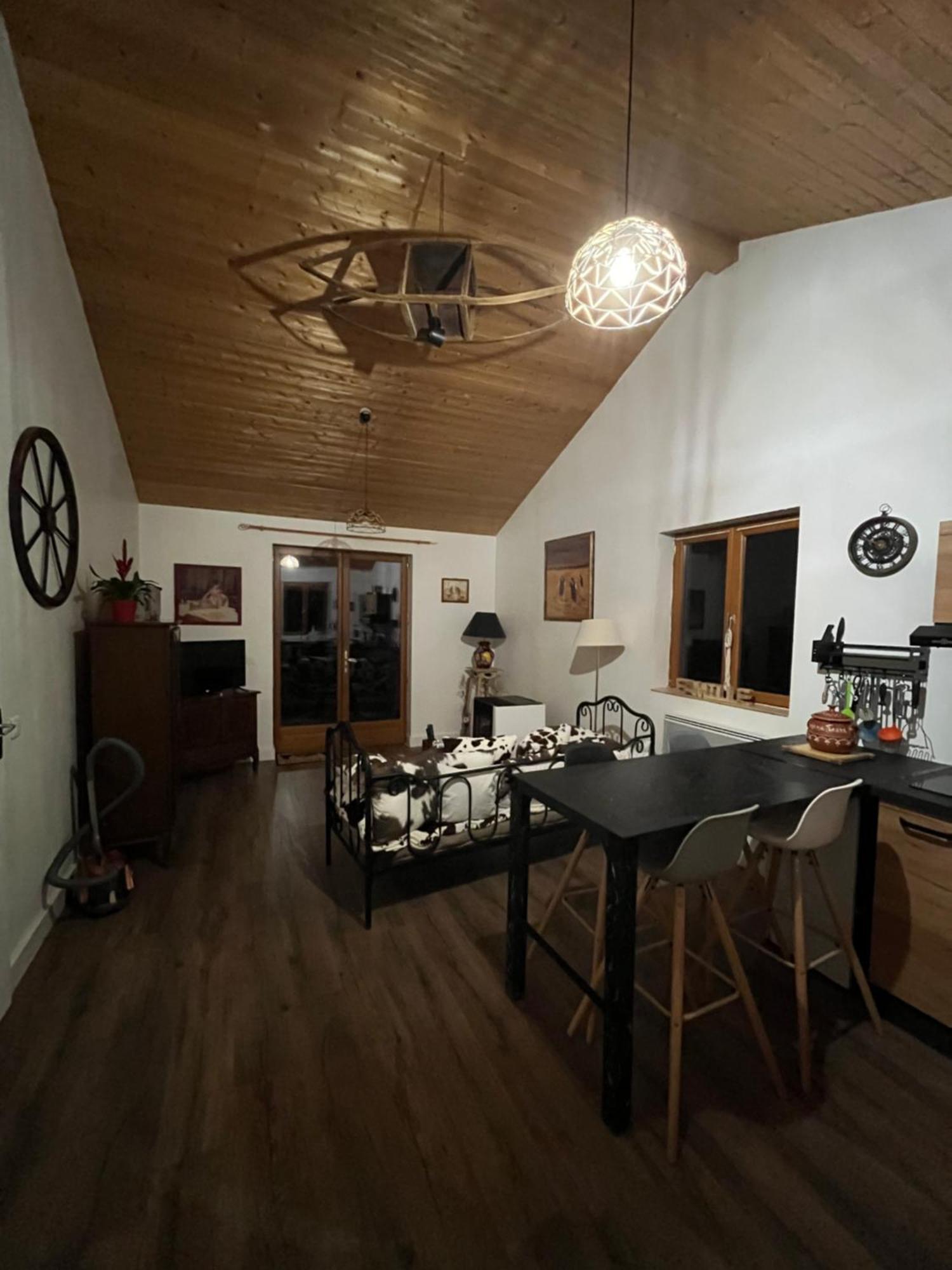 Chez Mamie Villa ลีส์-ชูร์แด็ง ภายนอก รูปภาพ